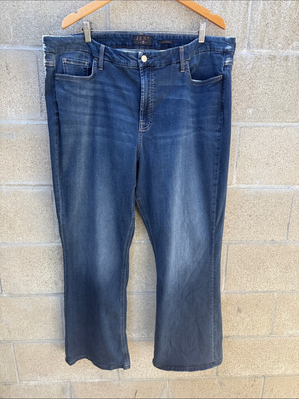 7 For All Mankind Women's Medium Dark Blue Bootcut Jeans